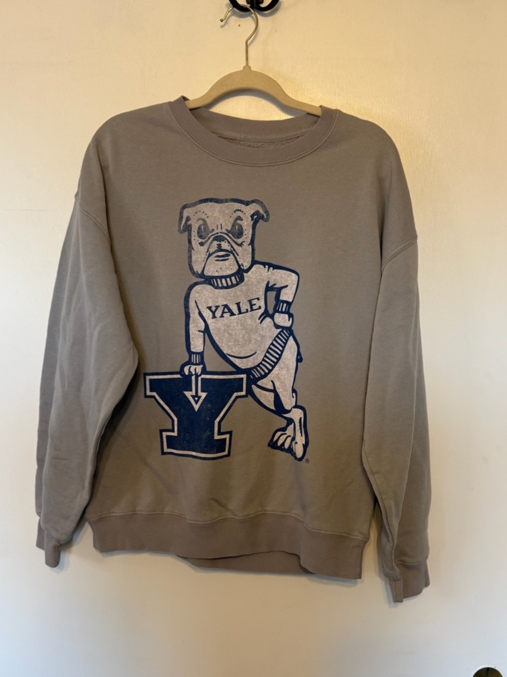 Yale‎ University Bulldog Crewneck Sweatshirt